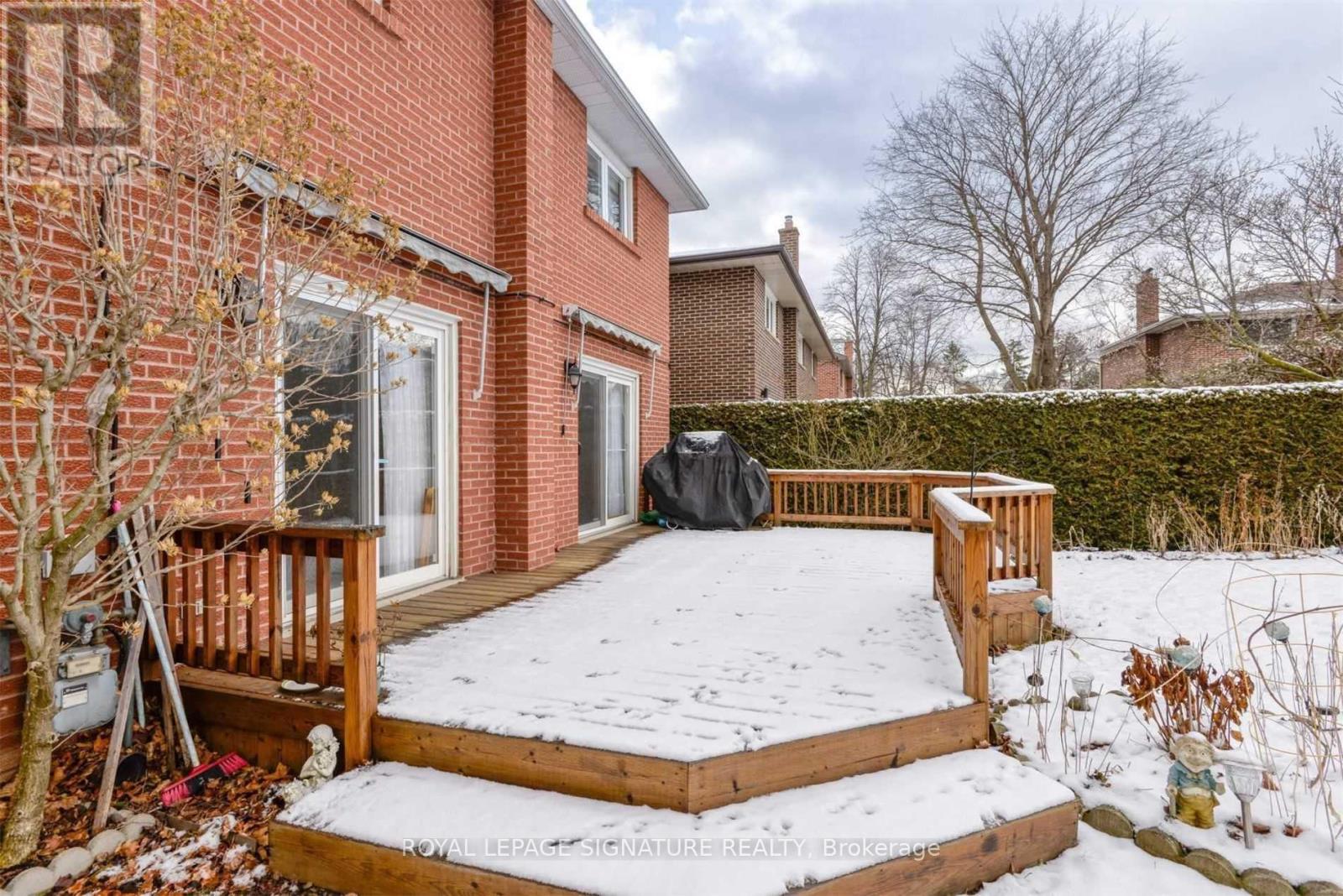 14 Canterbury Crescent, Toronto, Ontario  M9A 5A5 - Photo 20 - W12947328