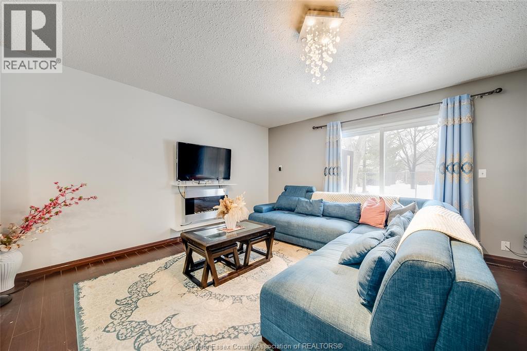 2914 Meadowbrook Lane Unit# 1, Windsor, Ontario  N8T 3C8 - Photo 5 - 26005495