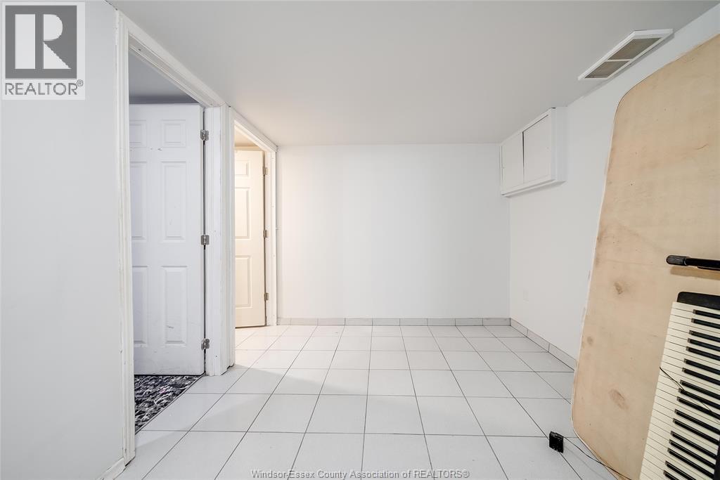 2914 Meadowbrook Lane Unit# 1, Windsor, Ontario  N8T 3C8 - Photo 35 - 26005495