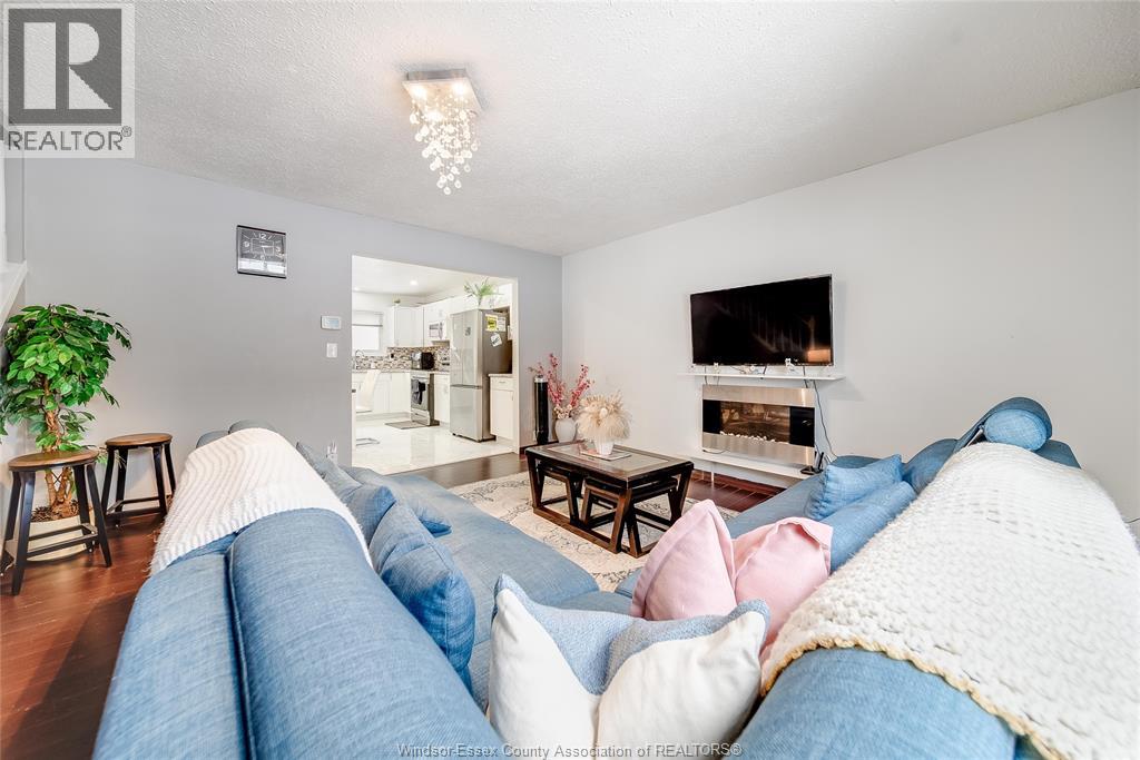 2914 Meadowbrook Lane Unit# 1, Windsor, Ontario  N8T 3C8 - Photo 7 - 26005495