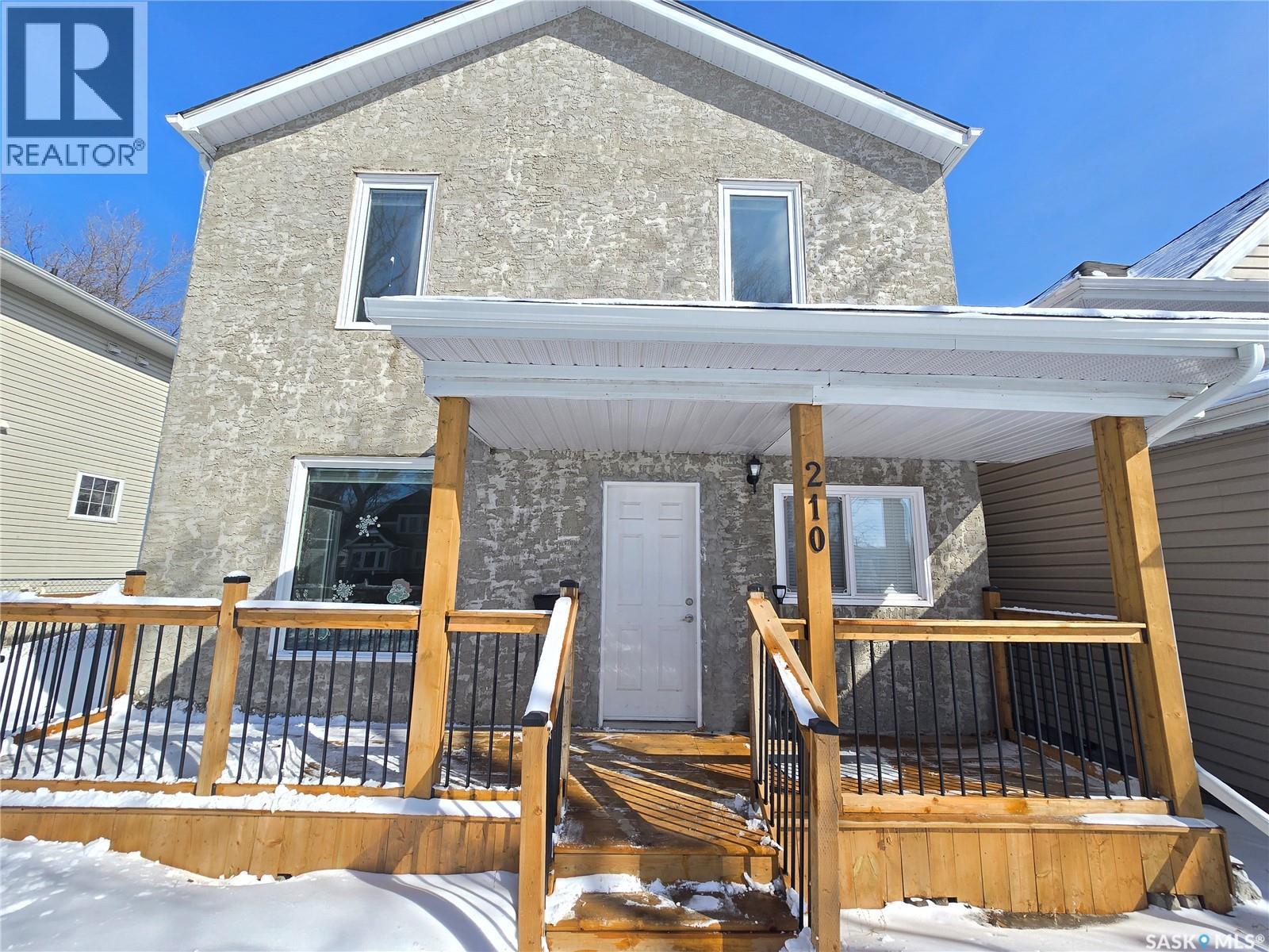 210 E Avenue N, Saskatoon, Saskatchewan  S7L 1R7 - Photo 2 - SK031809