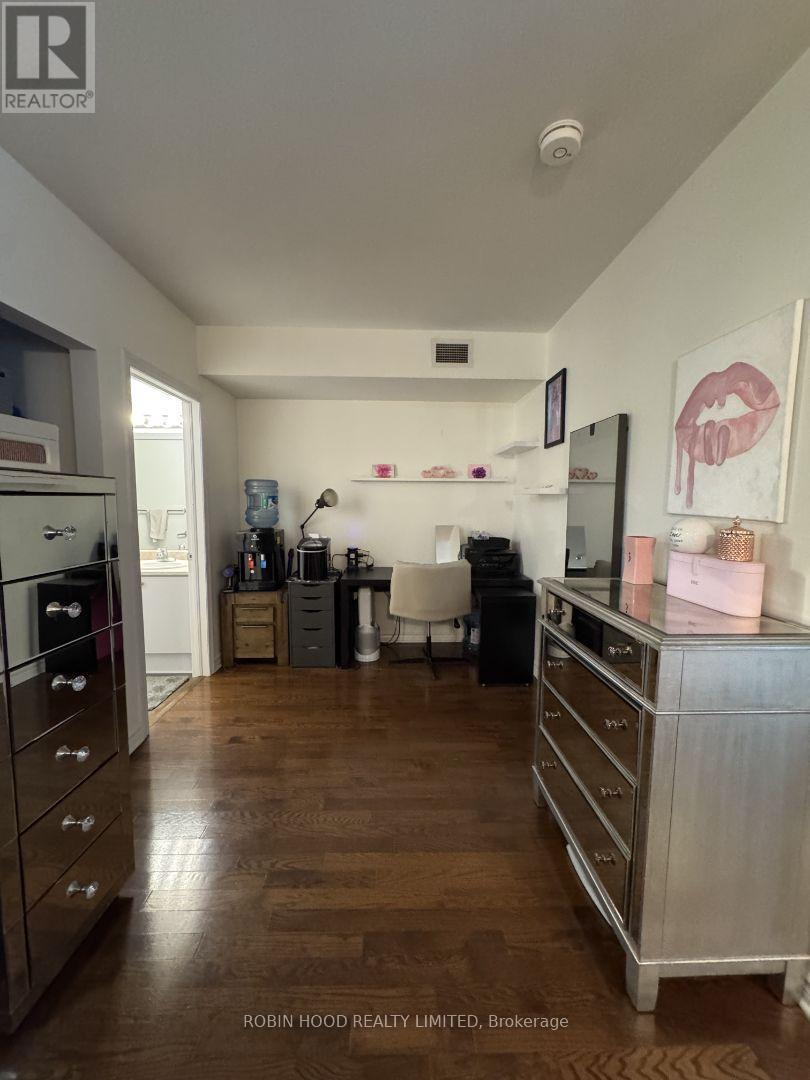 Unit 201 - 200 Rideau Street, Ottawa, Ontario  K1N 5Y1 - Photo 4 - X12947186