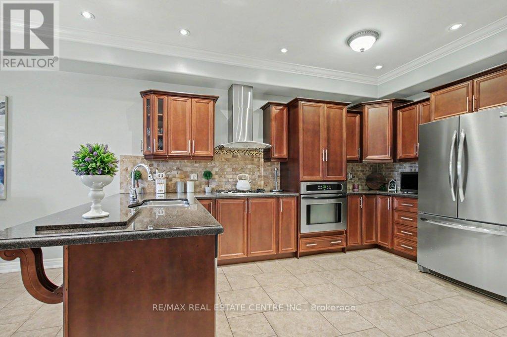 284 Normanhurst Avenue, Hamilton, Ontario  L8H 5N4 - Photo 11 - X12947220