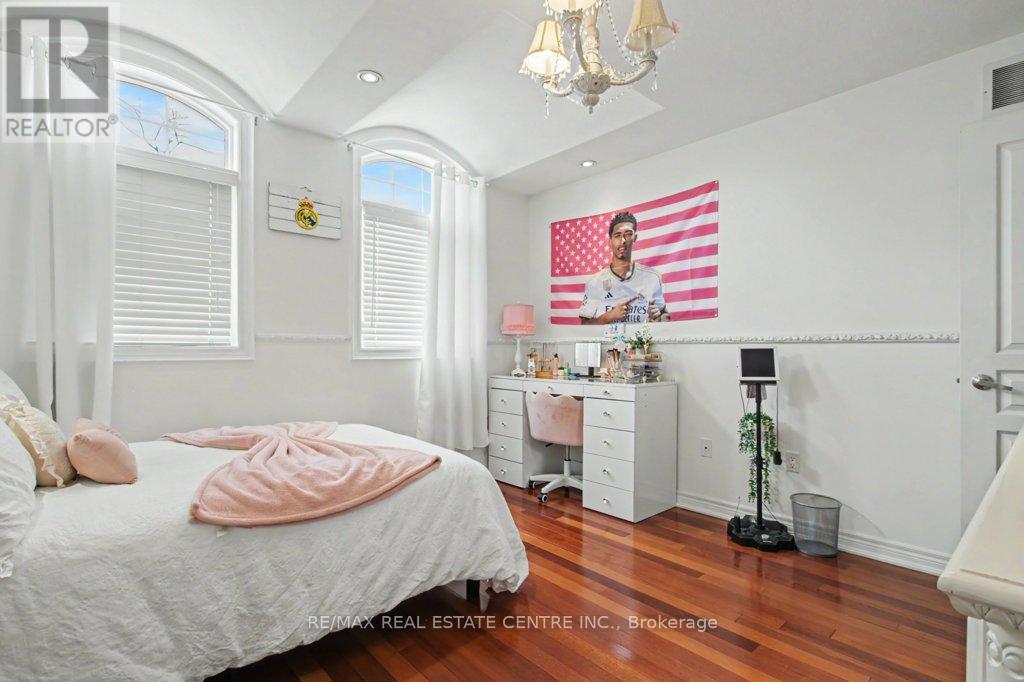 284 Normanhurst Avenue, Hamilton, Ontario  L8H 5N4 - Photo 24 - X12947220