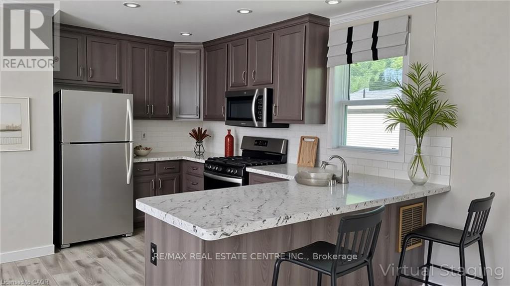 24 Macpherson Crescent, Hamilton, Ontario  N0B 2J0 - Photo 3 - X12947258