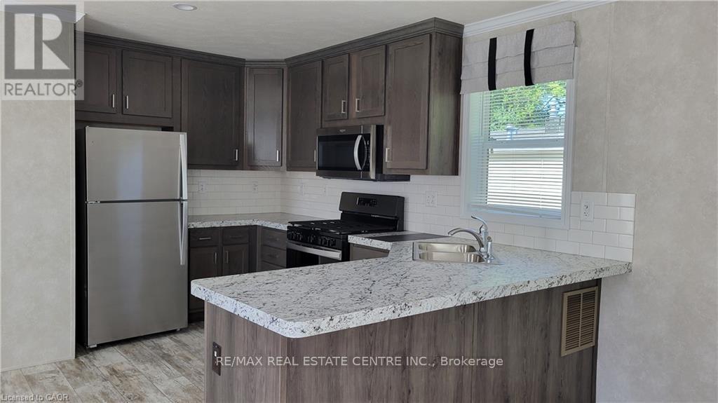 24 Macpherson Crescent, Hamilton, Ontario  N0B 2J0 - Photo 4 - X12947258