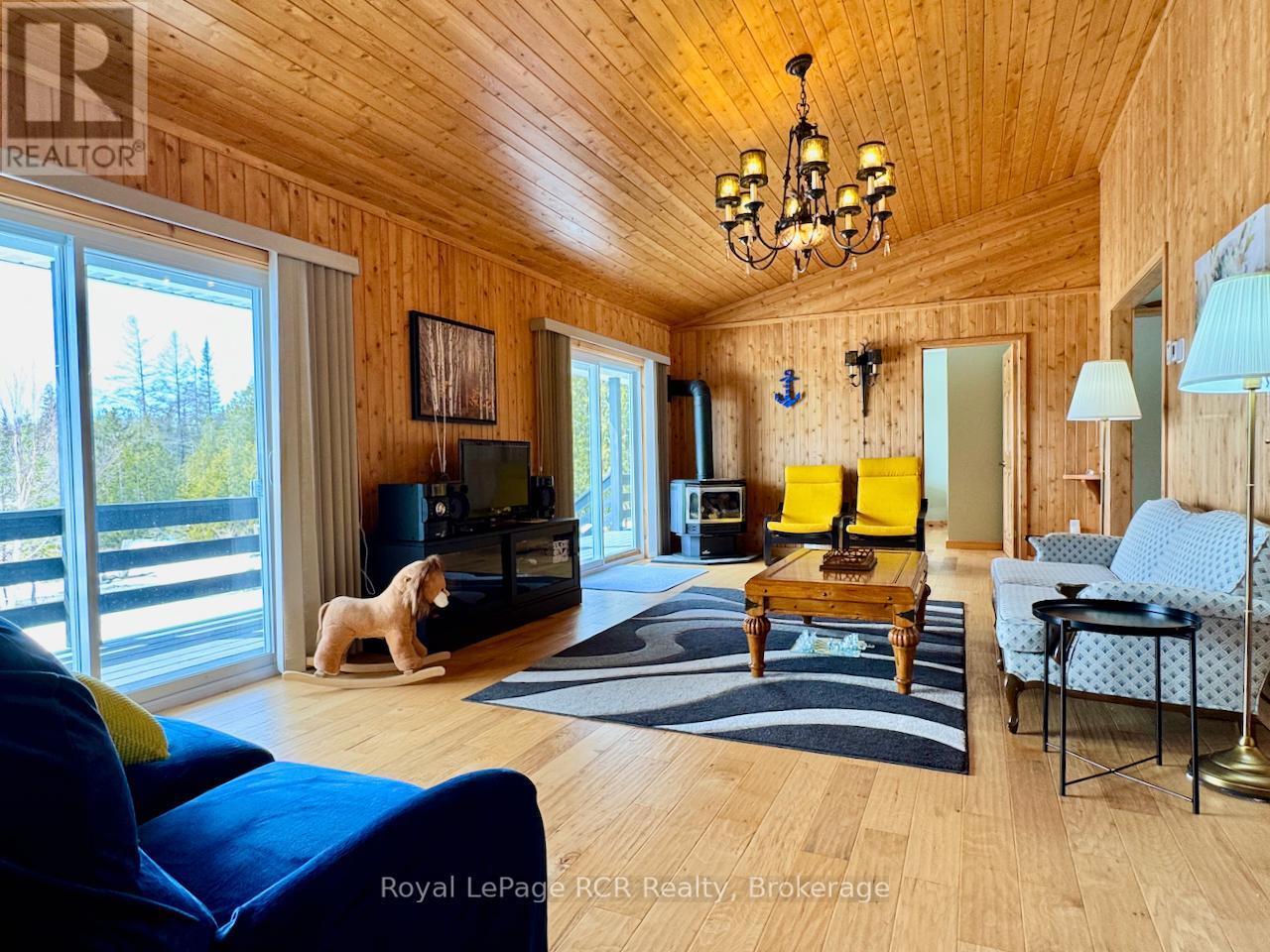 34 Hatt Street, Northern Bruce Peninsula, Ontario  N0H 2R0 - Photo 12 - X12912866