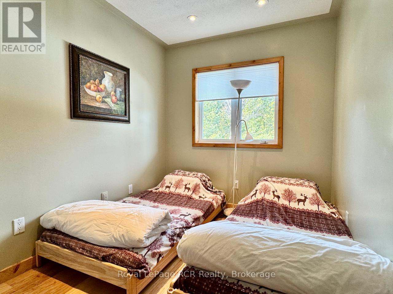 34 Hatt Street, Northern Bruce Peninsula, Ontario  N0H 2R0 - Photo 18 - X12912866