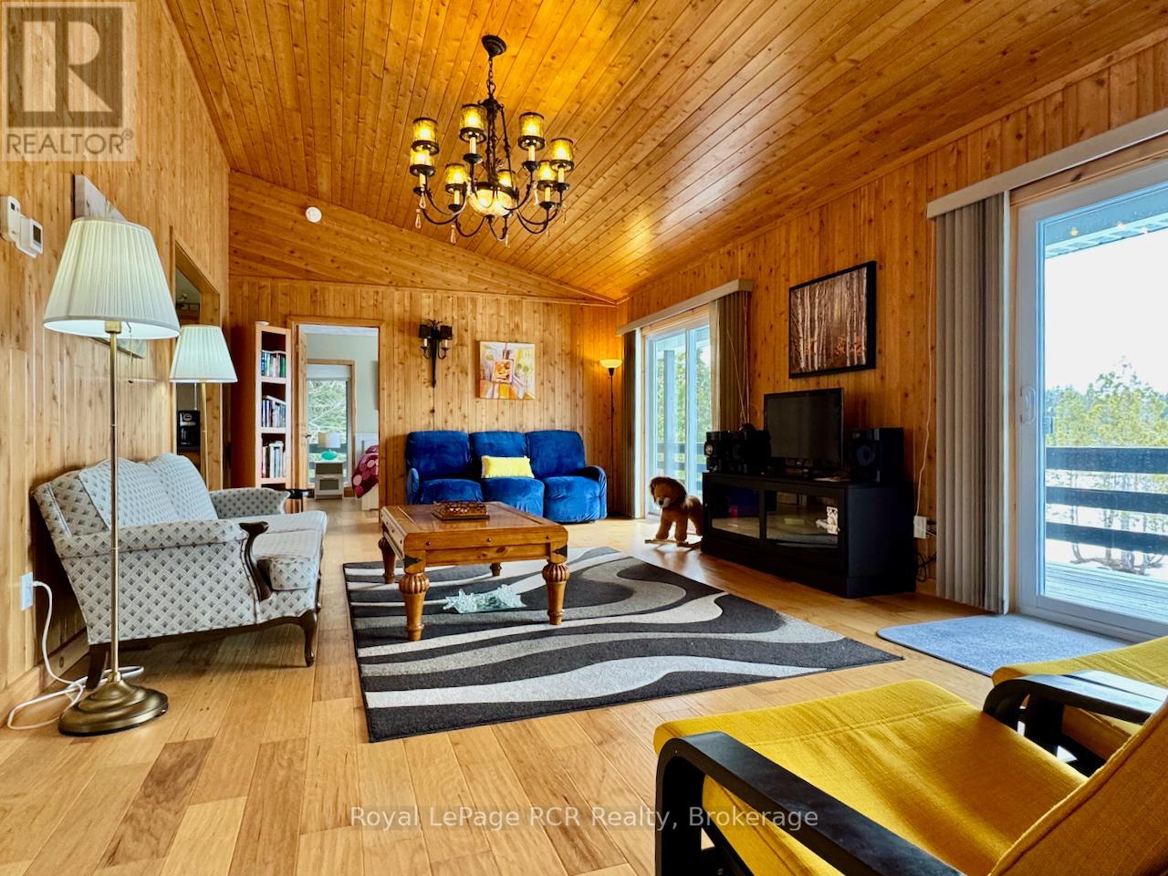 34 Hatt Street, Northern Bruce Peninsula, Ontario  N0H 2R0 - Photo 11 - X12912866