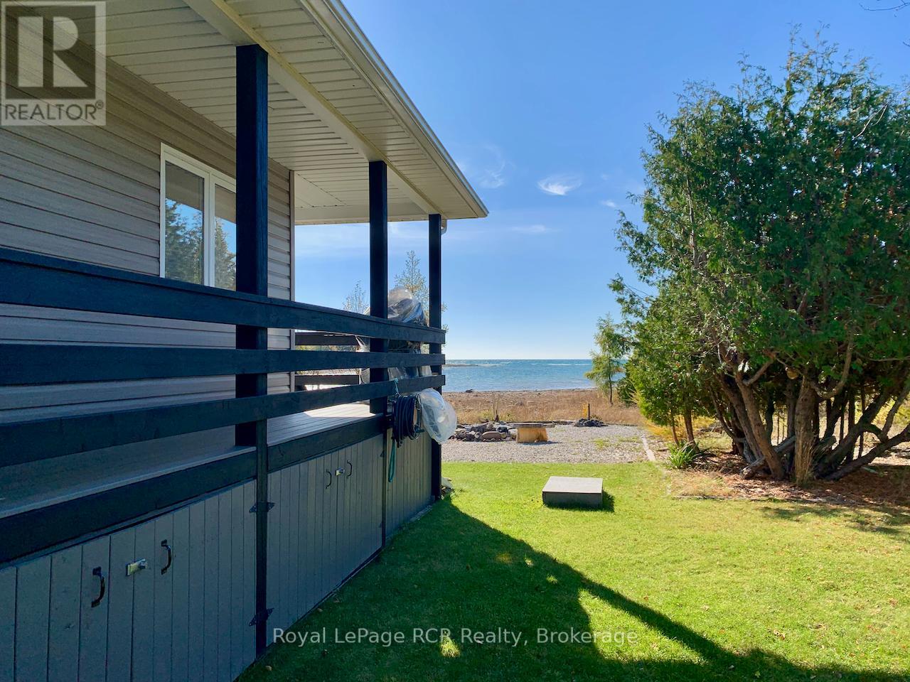 34 Hatt Street, Northern Bruce Peninsula, Ontario  N0H 2R0 - Photo 38 - X12912866