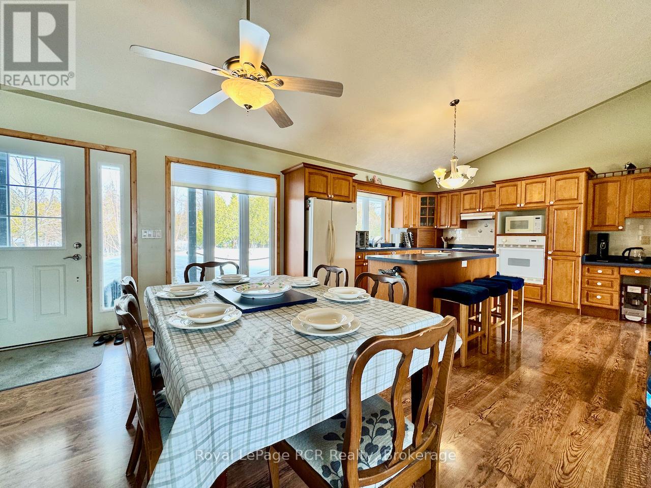 34 Hatt Street, Northern Bruce Peninsula, Ontario  N0H 2R0 - Photo 8 - X12912866