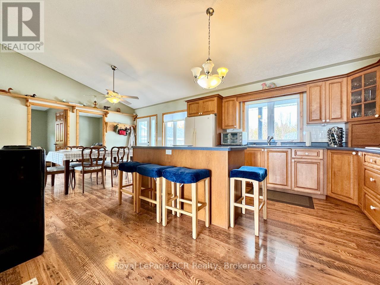 34 Hatt Street, Northern Bruce Peninsula, Ontario  N0H 2R0 - Photo 9 - X12912866