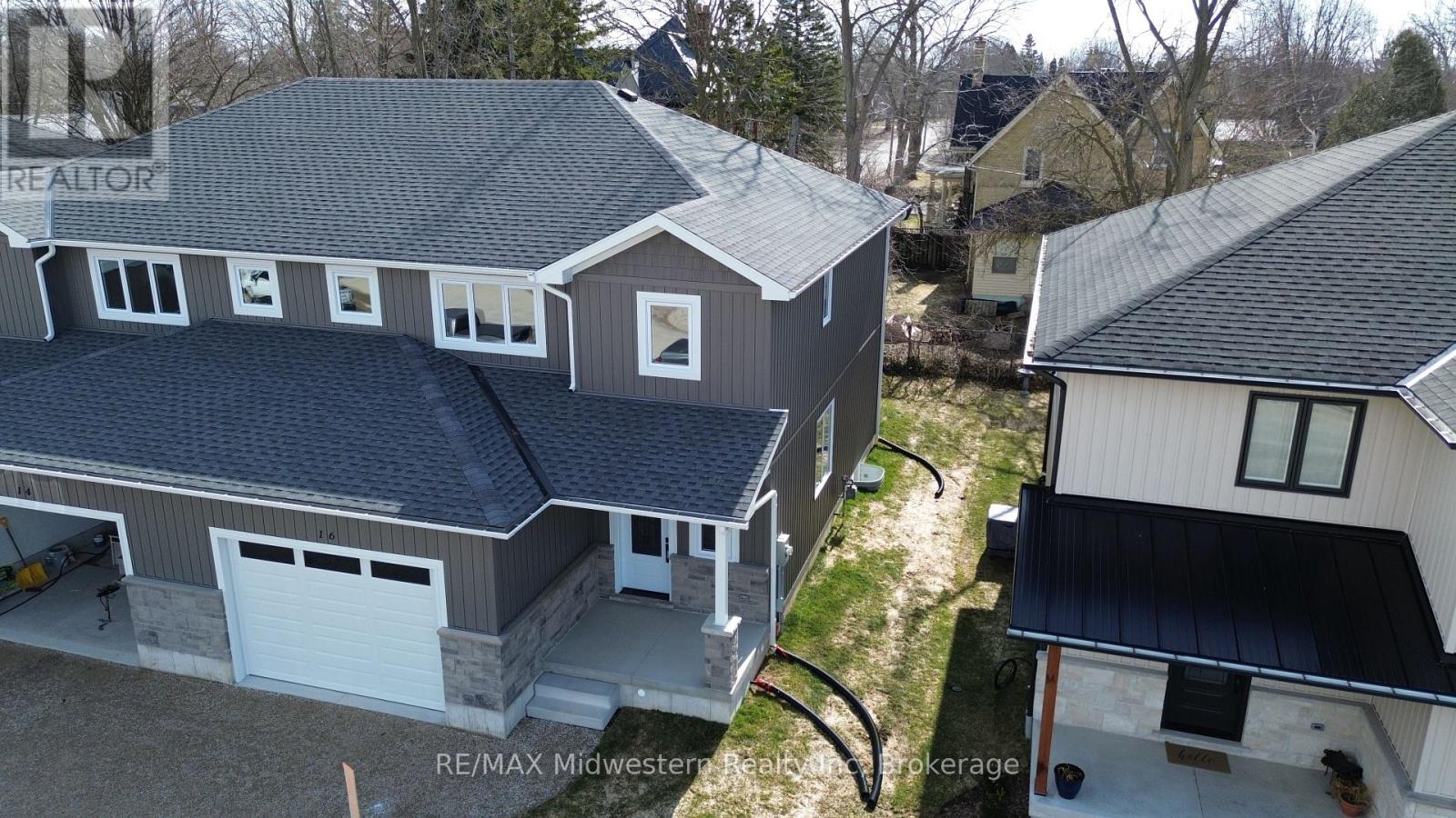 16 ROBERTS STREET N, Huron East, Ontario