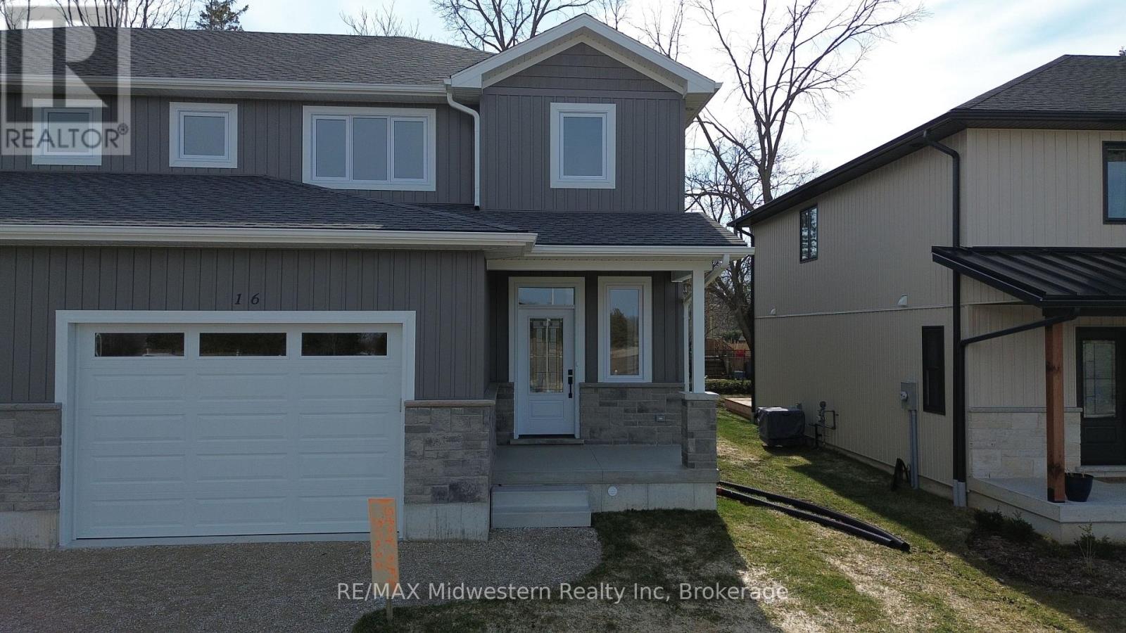 16 Roberts Street N, Huron East, Ontario  N0G 1B0 - Photo 13 - X12855106