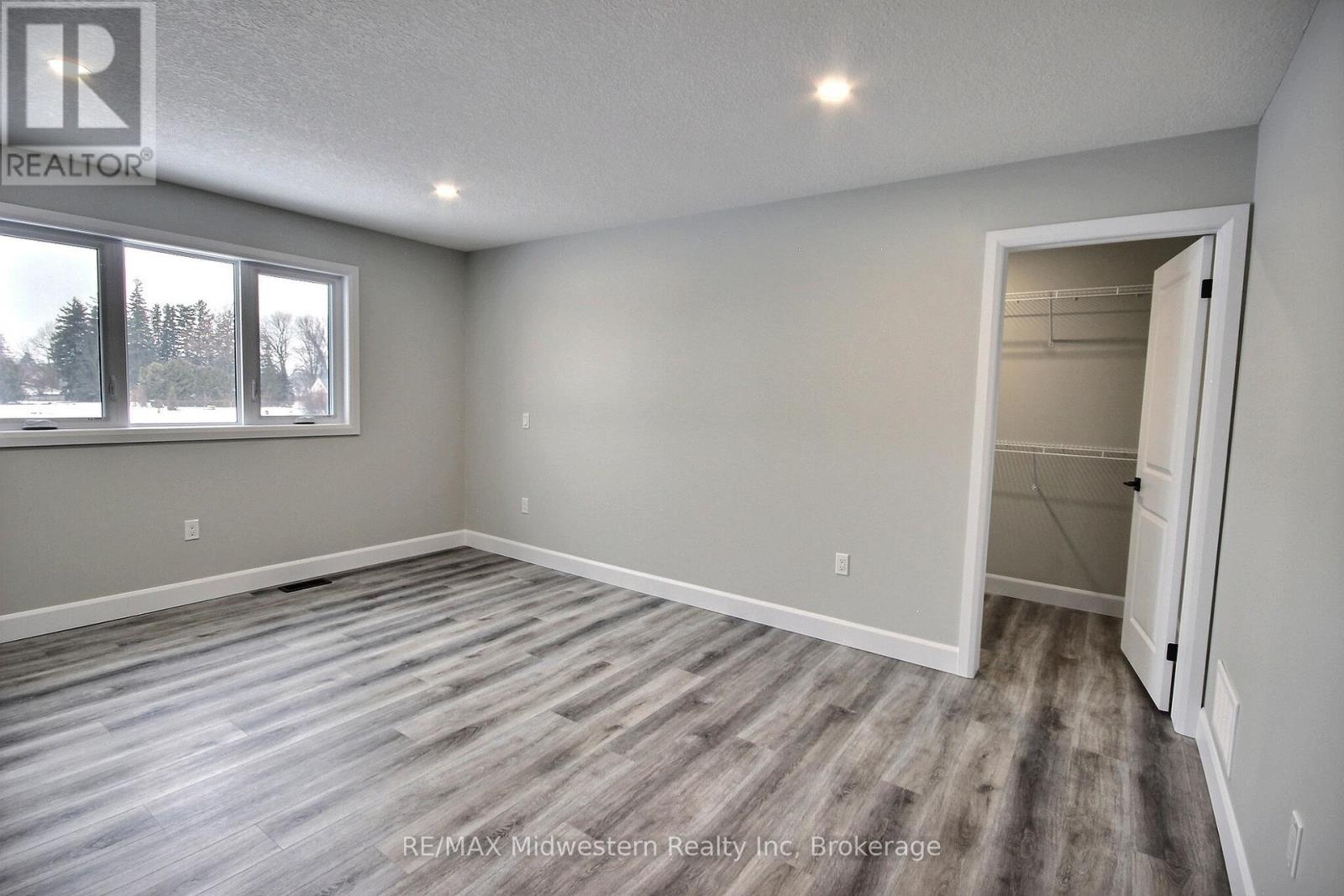 16 Roberts Street N, Huron East, Ontario  N0G 1B0 - Photo 6 - X12855106