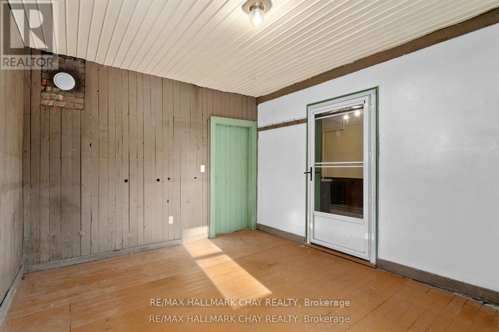 4514 Penetanguishene Road, Springwater, Ontario  L0L 1V0 - Photo 18 - S12935570