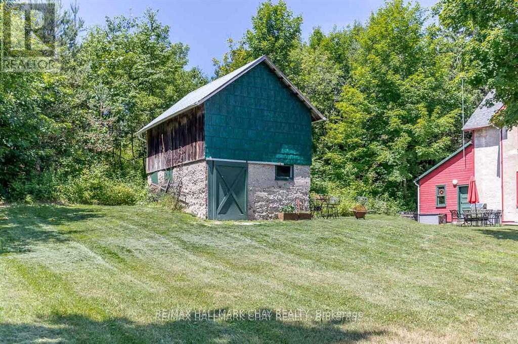 4514 Penetanguishene Road, Springwater, Ontario  L0L 1V0 - Photo 29 - S12935570