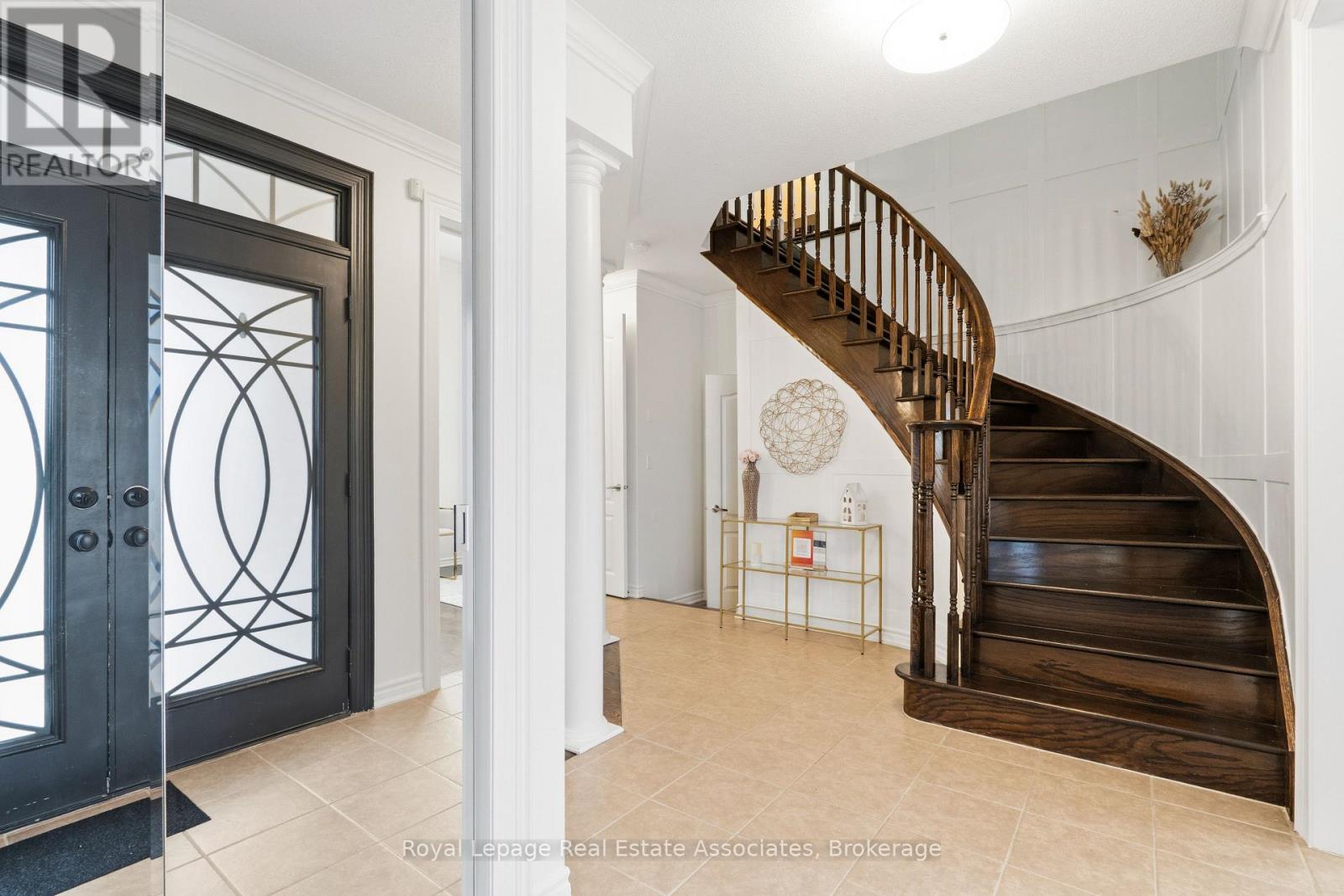 291 Silver Court, Milton, Ontario  L9T 0N6 - Photo 4 - W12944248