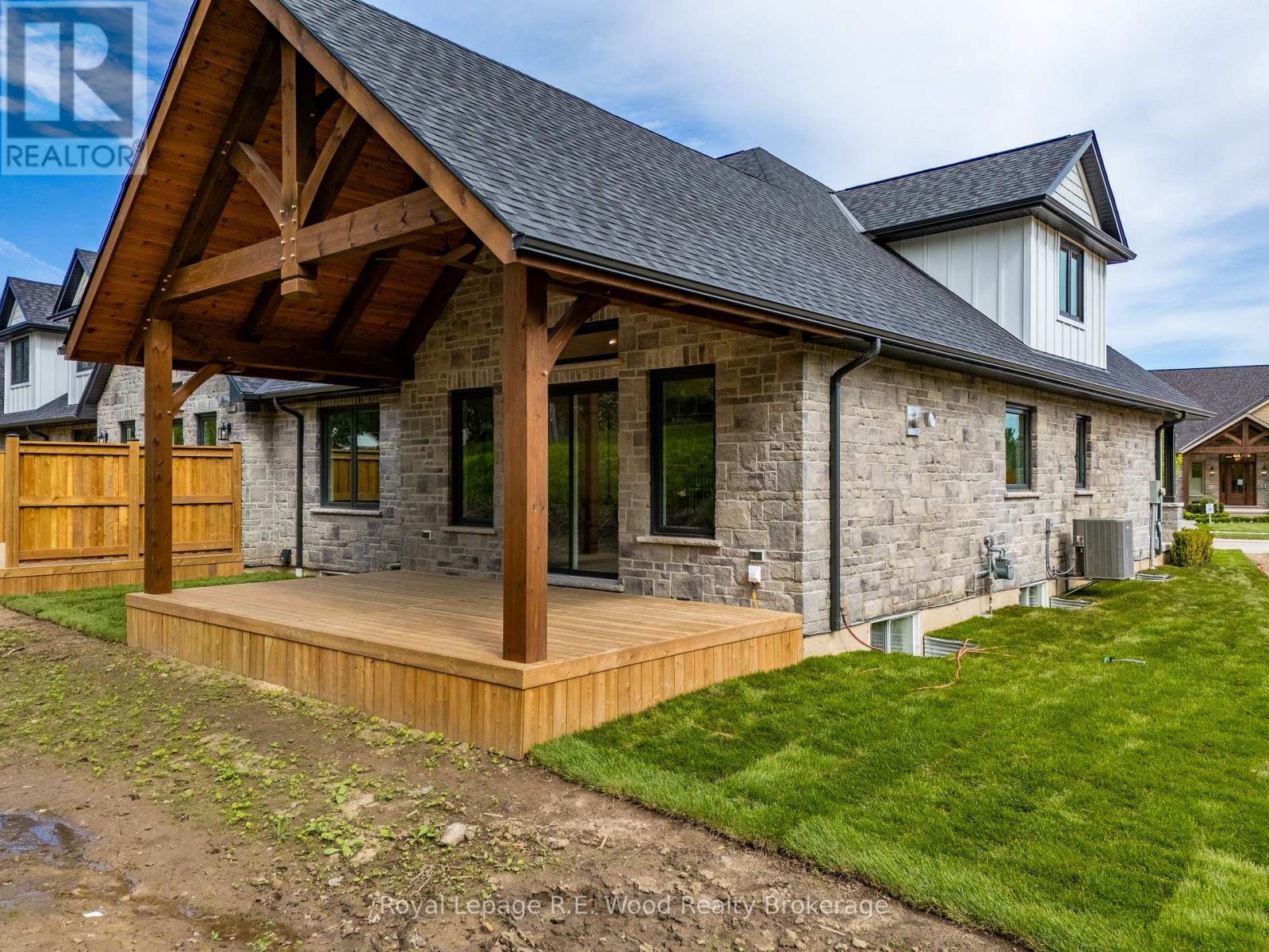 15 Greenhill Drive, Tillsonburg, Ontario  N4G 2K6 - Photo 47 - X12947438