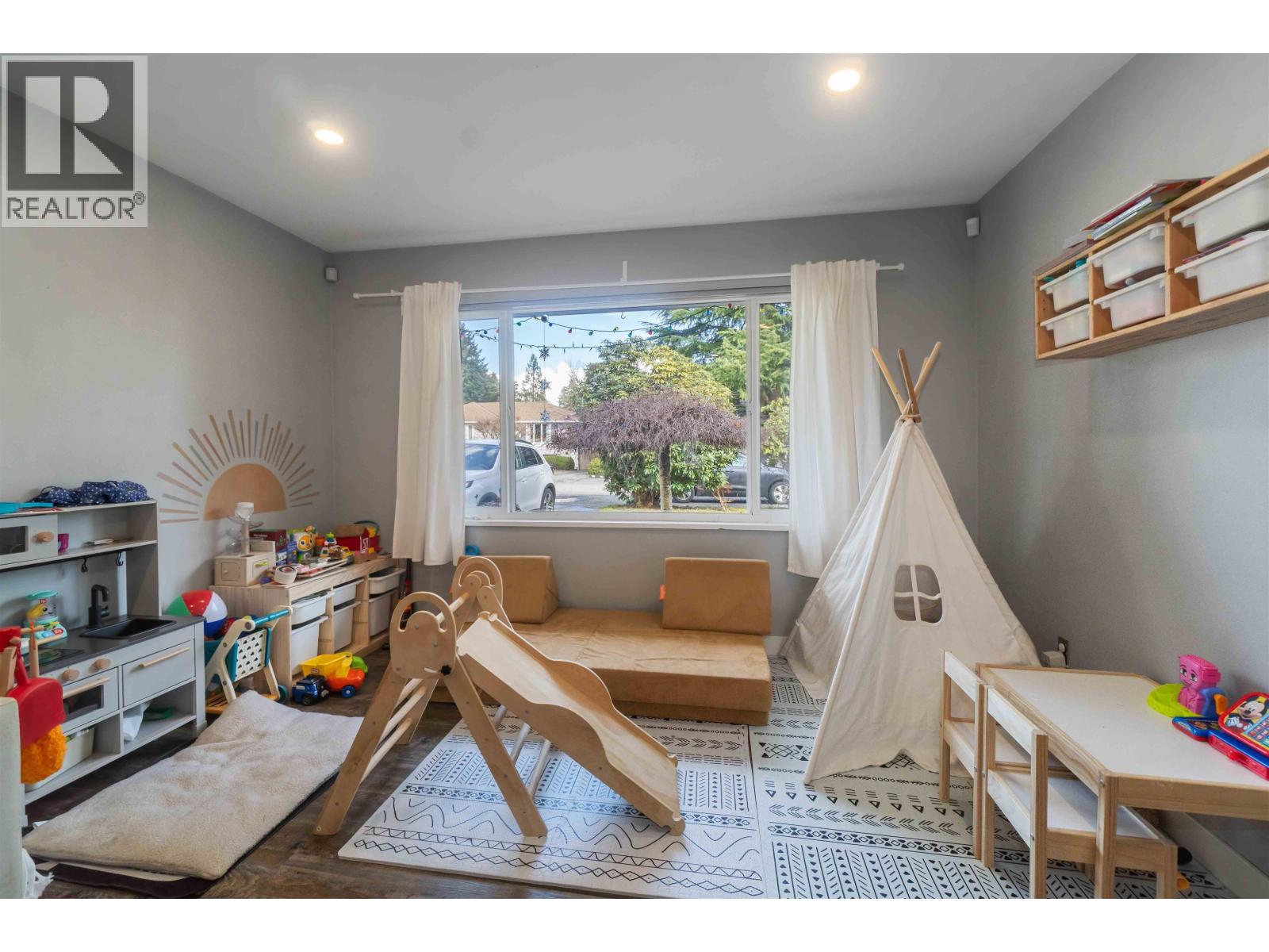 3629-3631 Flint Street, Port Coquitlam, British Columbia  V3B 4J9 - Photo 6 - R3106056