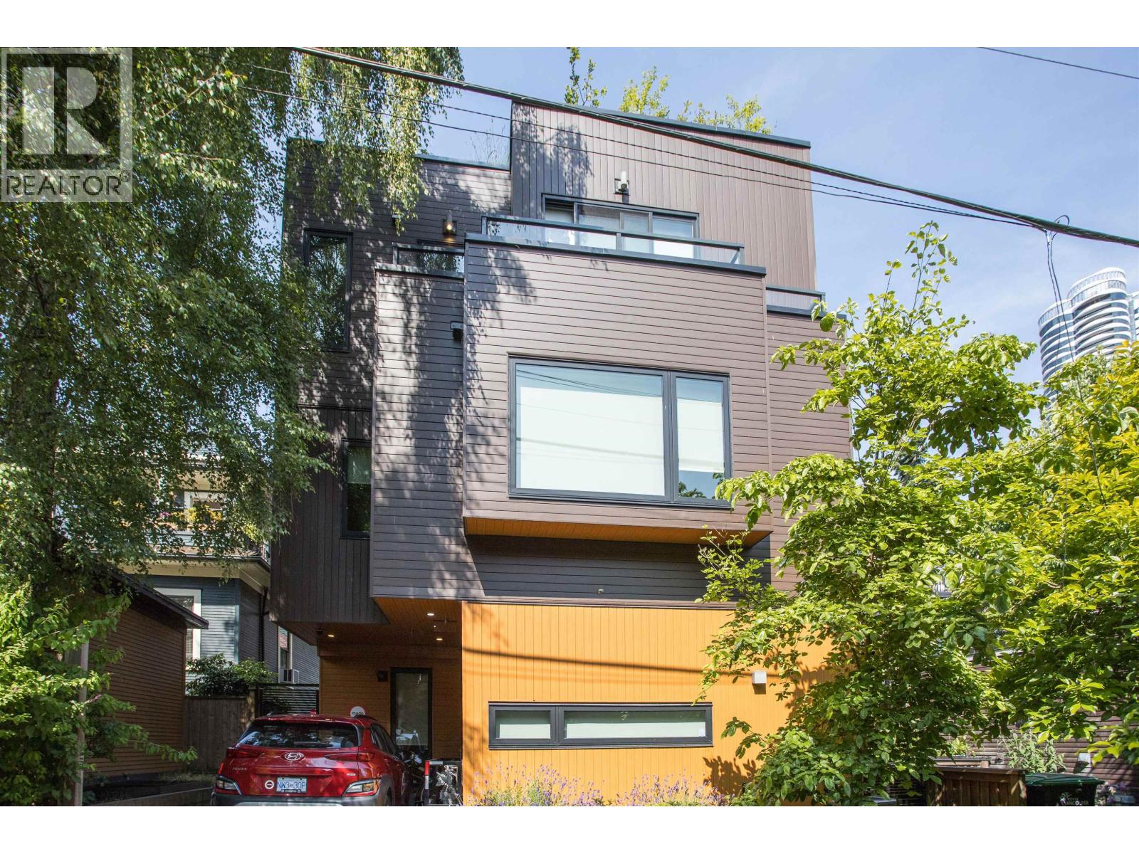 2 1152 Comox Street, Vancouver, British Columbia  V6E 1K5 - Photo 2 - R3106066