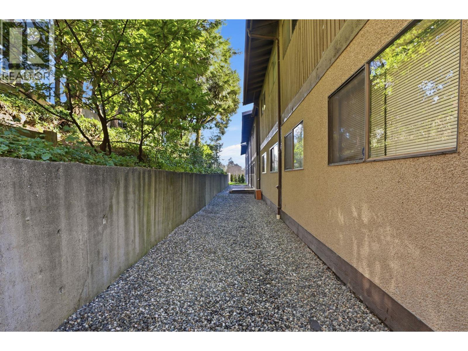 1021 Old Lillooet Road, North Vancouver, British Columbia  V7J 3H6 - Photo 28 - R3106067