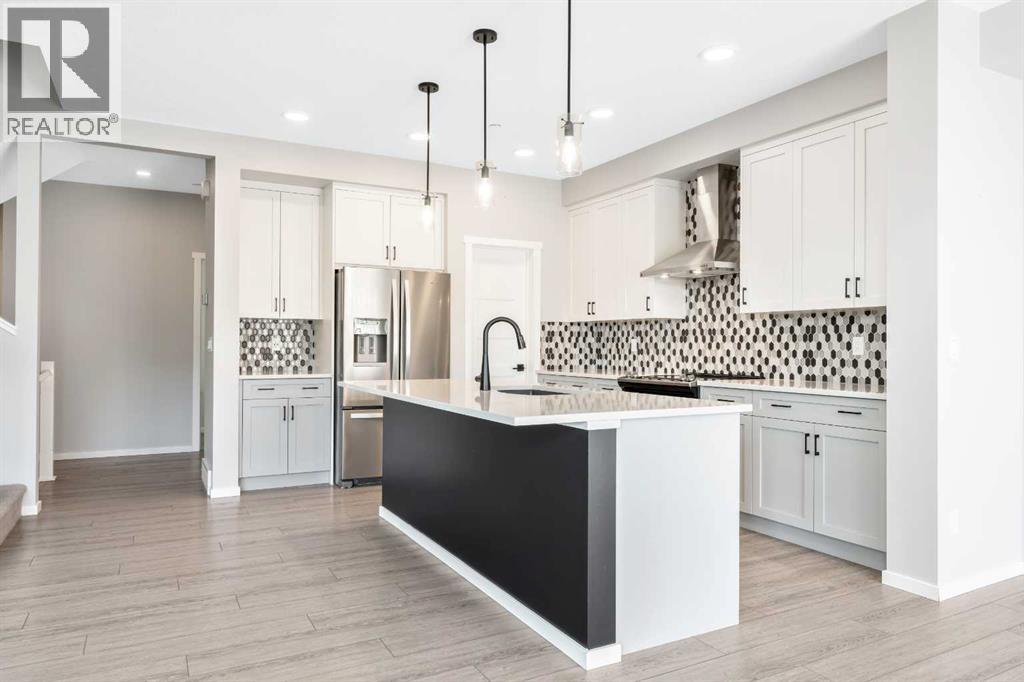 98 Lucas Crescent NW, Calgary, Alberta  T3G 3M9 - Photo 8 - A2292462