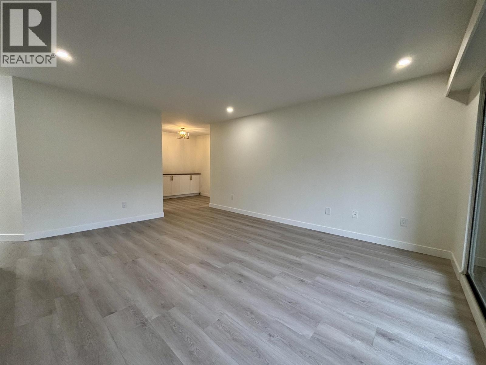 365 Ginger Drive, New Westminster, British Columbia  V3L 5L5 - Photo 3 - R3106039