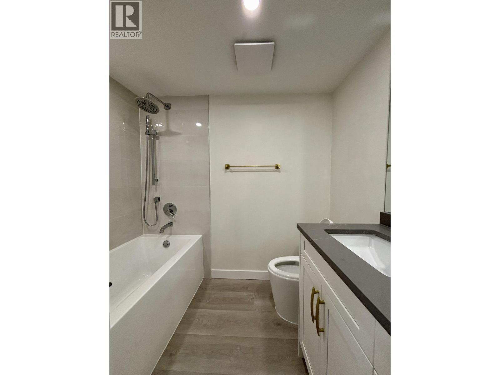 365 Ginger Drive, New Westminster, British Columbia  V3L 5L5 - Photo 8 - R3106039