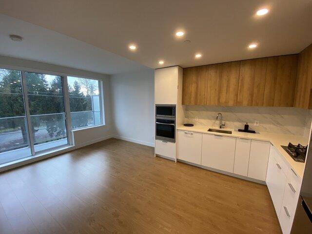 405 13359 Old Yale Road, Surrey, British Columbia  V3T 0S4 - Photo 2 - R3106104