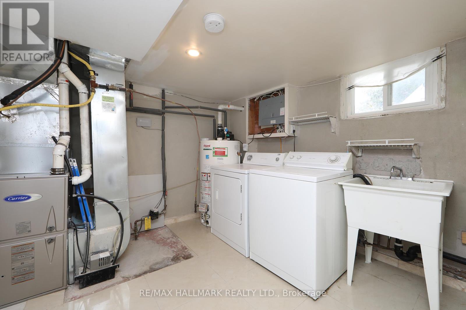 Lower - 11 Adair Road, Toronto, Ontario  M4B 1V4 - Photo 12 - E12947420