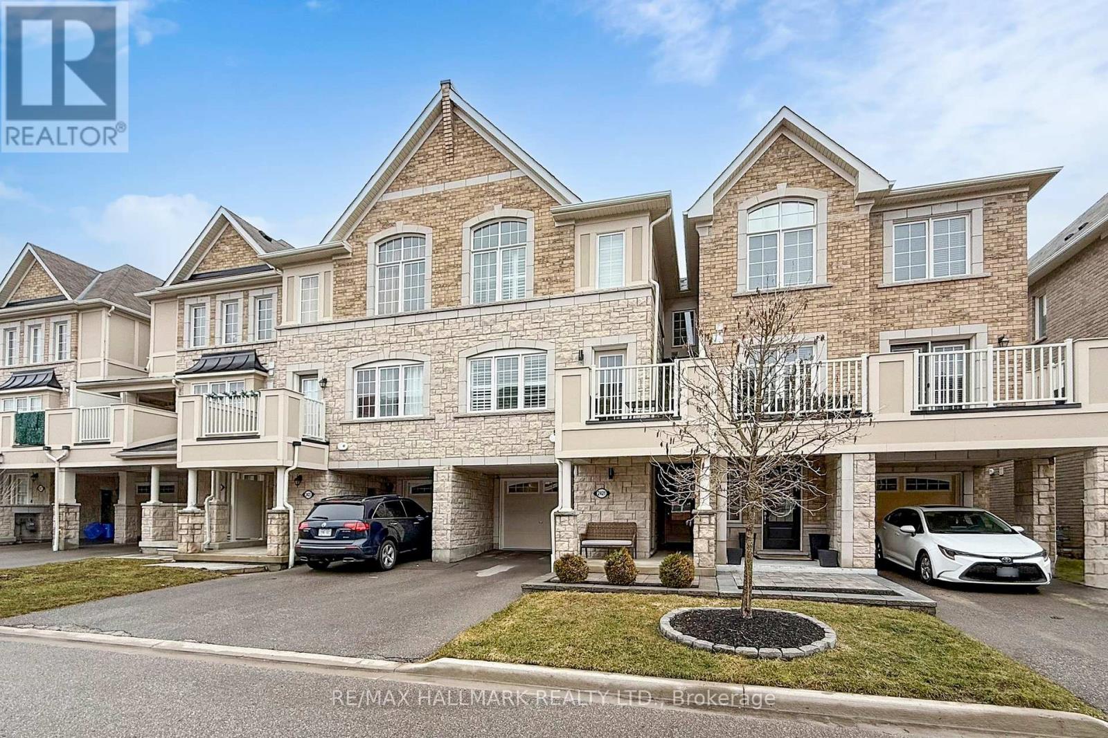 2421 Fall Harvest Crescent, Pickering, Ontario  L1X 0G1 - Photo 3 - E12947430