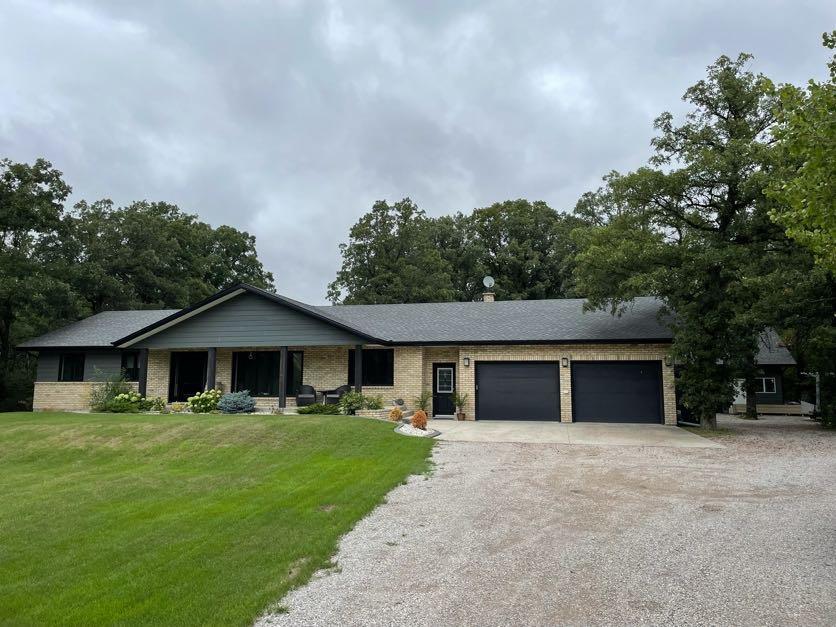 83 OAKENWALD Crescent, Mitchell, Manitoba