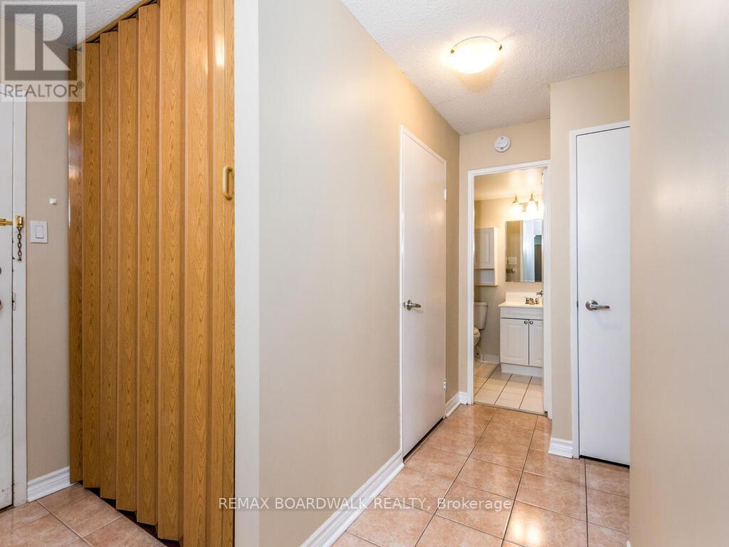 709 - 2400 Virginia Drive, Ottawa, Ontario  K1H 8L3 - Photo 16 - X12947392