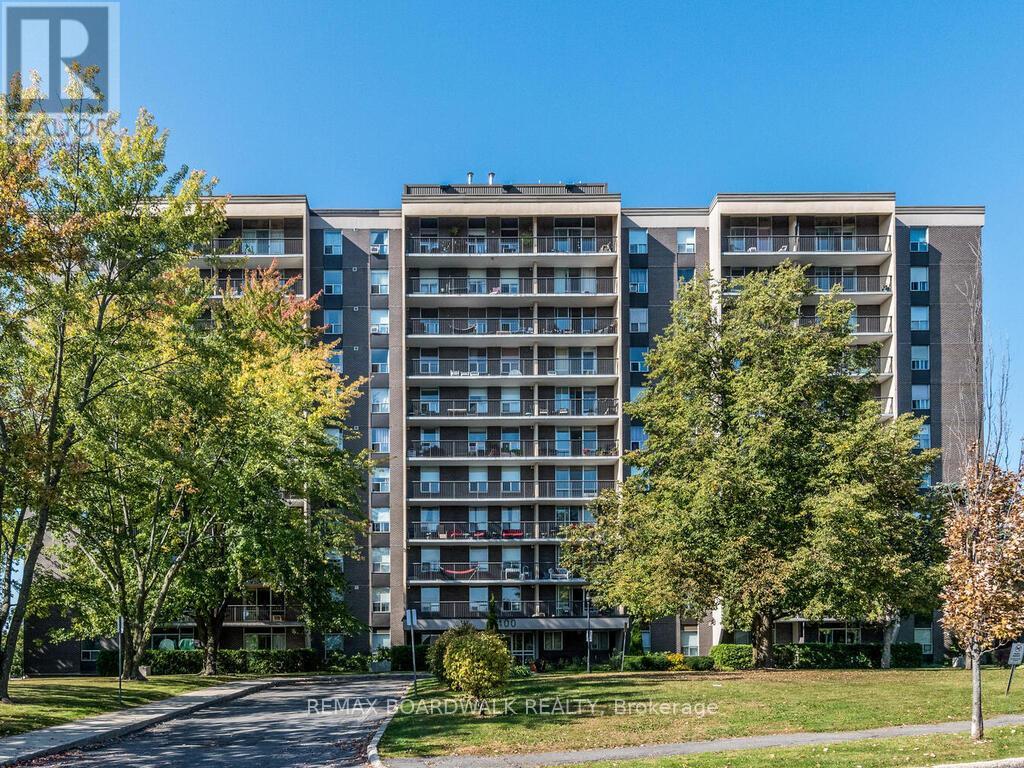 709 - 2400 Virginia Drive, Ottawa, Ontario  K1H 8L3 - Photo 2 - X12947392