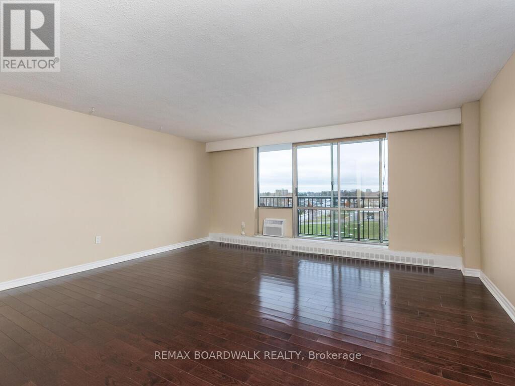 709 - 2400 Virginia Drive, Ottawa, Ontario  K1H 8L3 - Photo 8 - X12947392