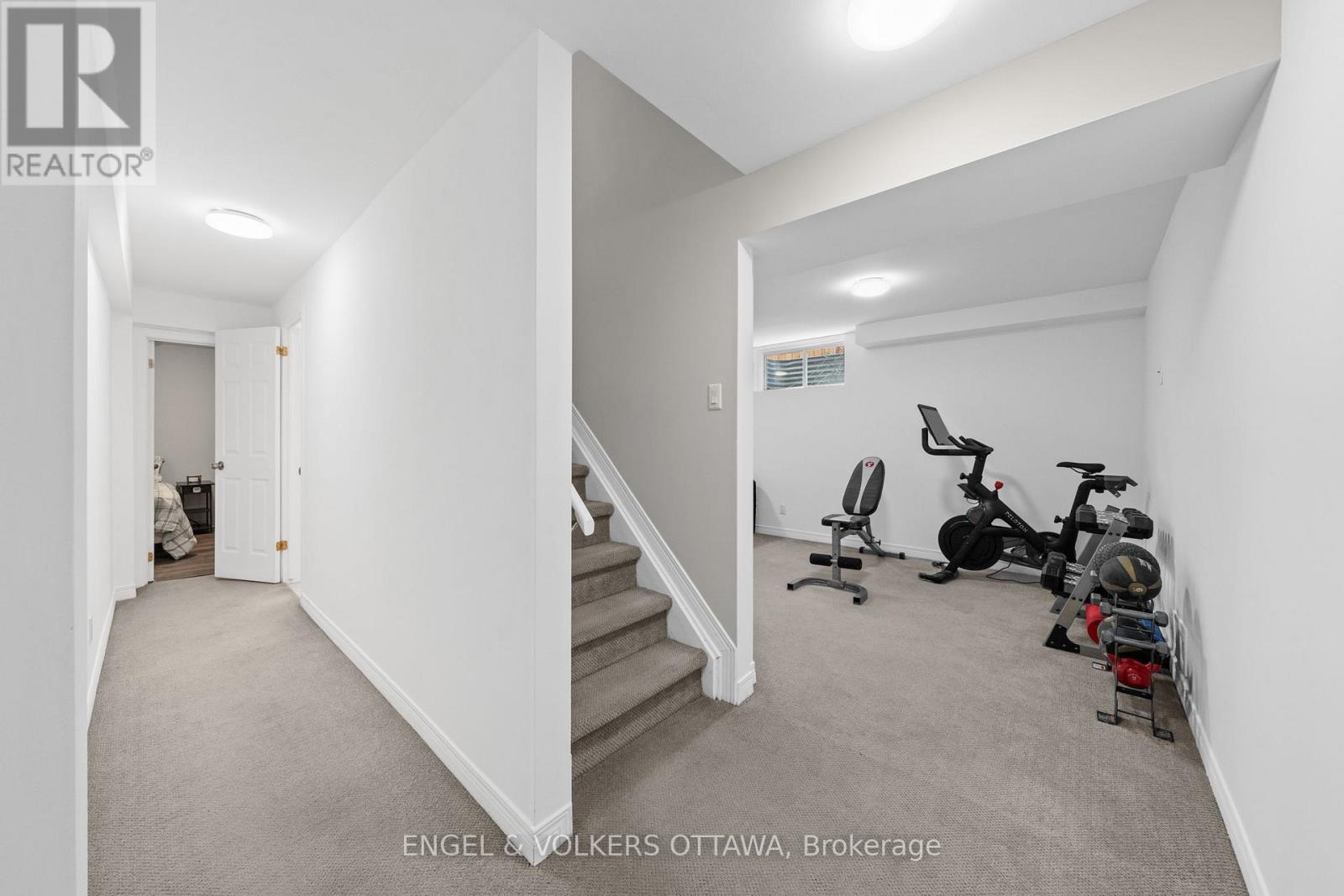 16 Mayford Avenue, Ottawa, Ontario  K2G 6A7 - Photo 27 - X12947402