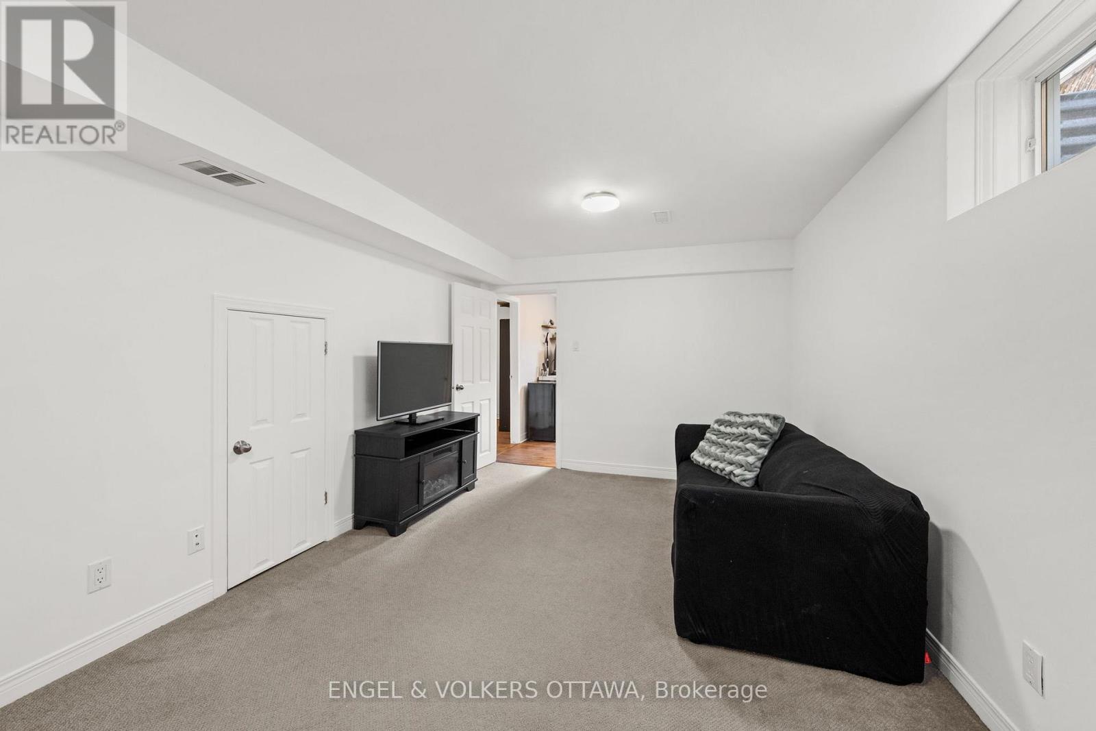 16 Mayford Avenue, Ottawa, Ontario  K2G 6A7 - Photo 28 - X12947402