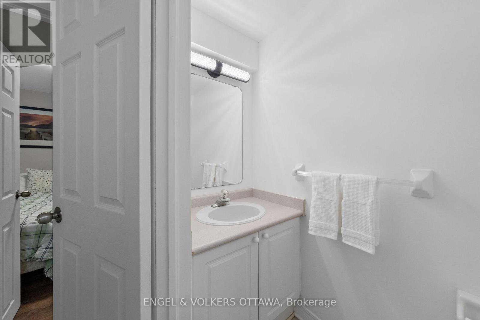 16 Mayford Avenue, Ottawa, Ontario  K2G 6A7 - Photo 32 - X12947402