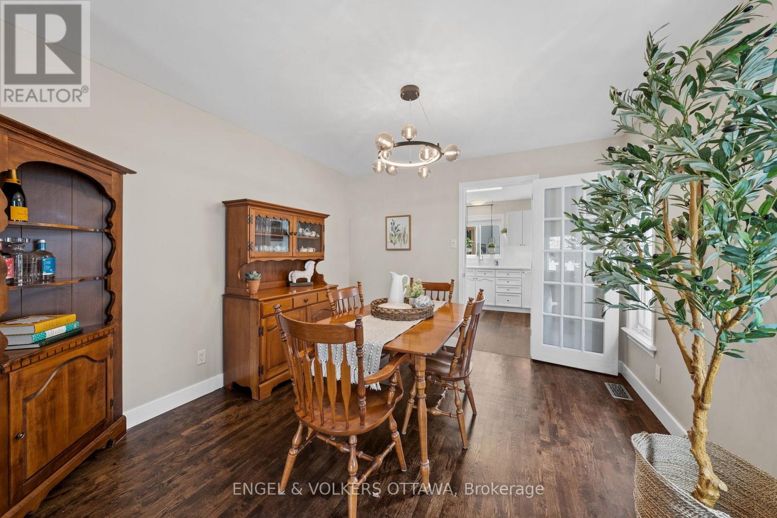 16 Mayford Avenue, Ottawa, Ontario  K2G 6A7 - Photo 6 - X12947402