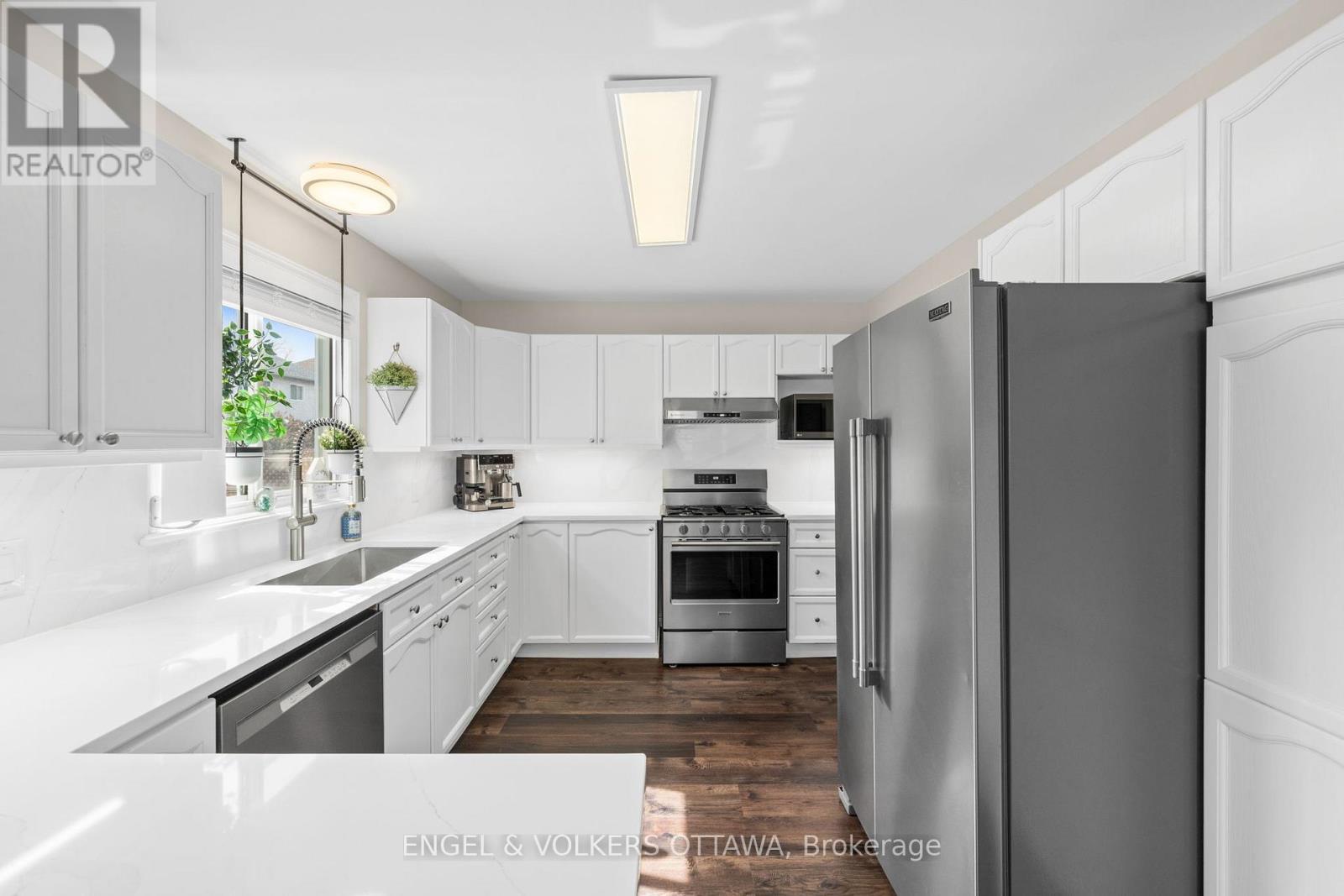 16 Mayford Avenue, Ottawa, Ontario  K2G 6A7 - Photo 9 - X12947402