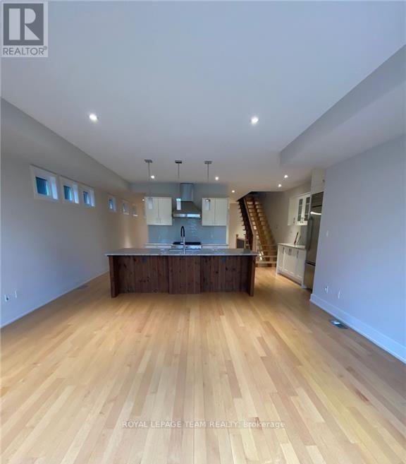 289 Kirchoffer Avenue, Ottawa, Ontario  K2A 1Y1 - Photo 5 - X12947442