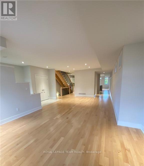 289 Kirchoffer Avenue, Ottawa, Ontario  K2A 1Y1 - Photo 6 - X12947442