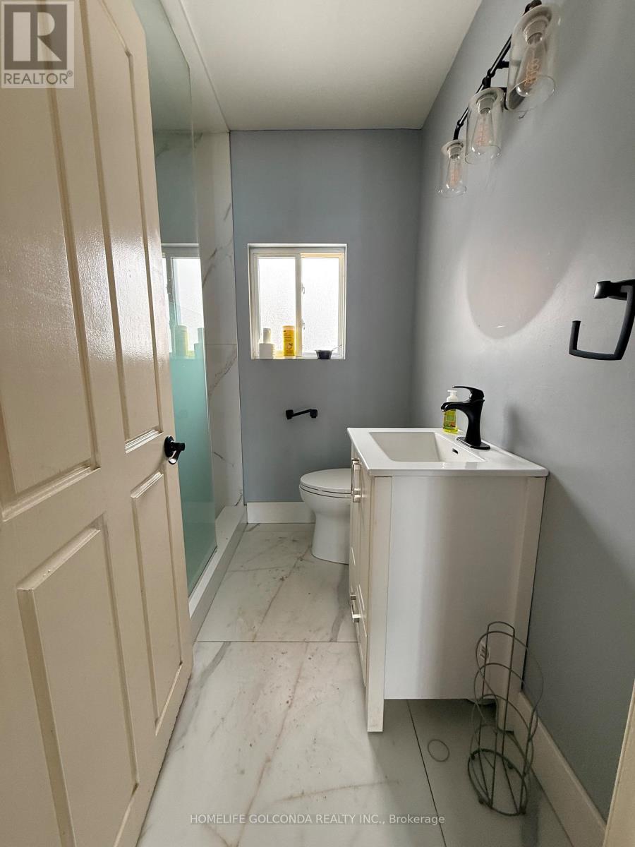 46 Elm Grove Avenue S, Richmond Hill, Ontario  L4E 2V3 - Photo 12 - N12862908