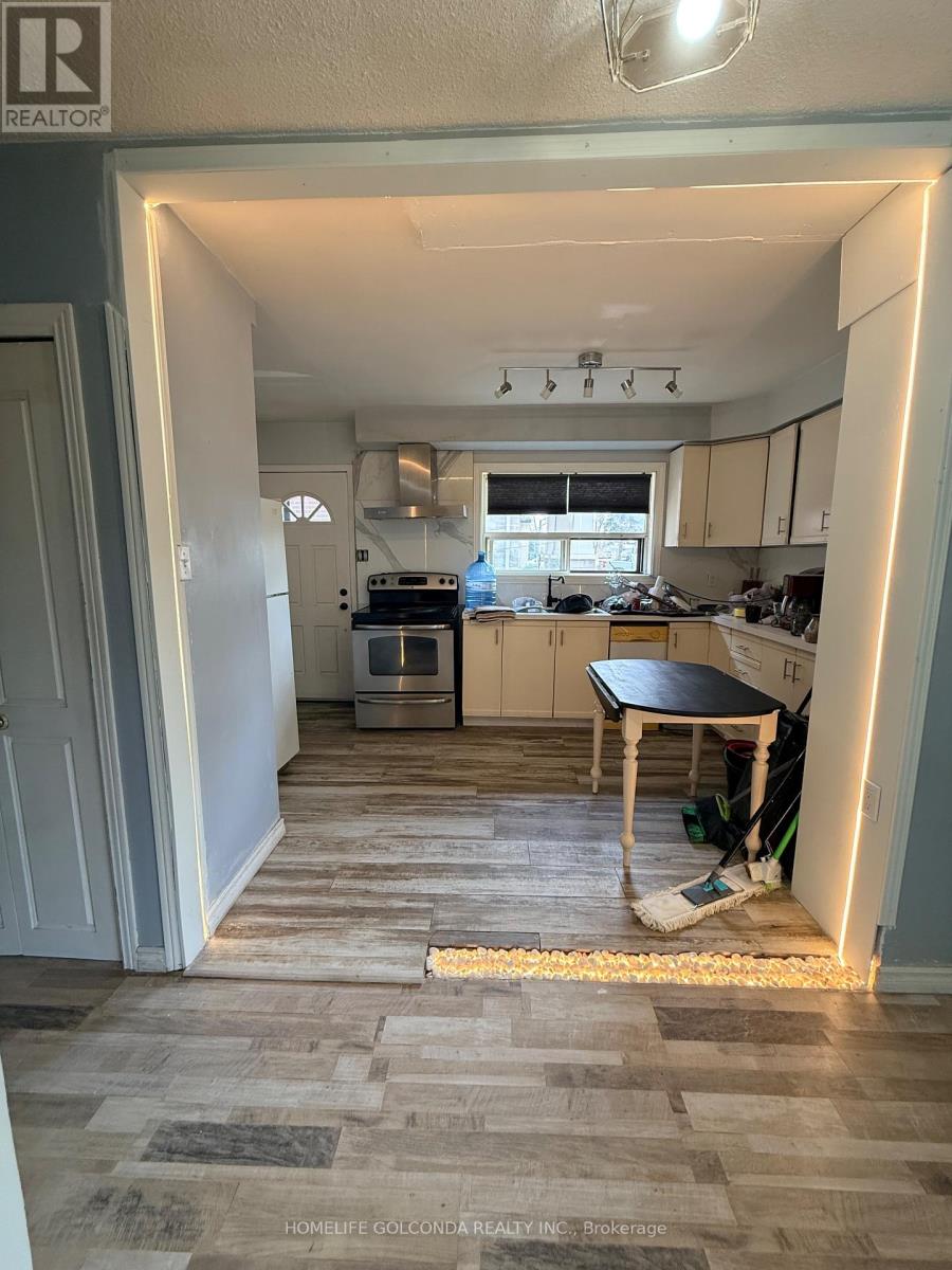 46 Elm Grove Avenue S, Richmond Hill, Ontario  L4E 2V3 - Photo 5 - N12862908