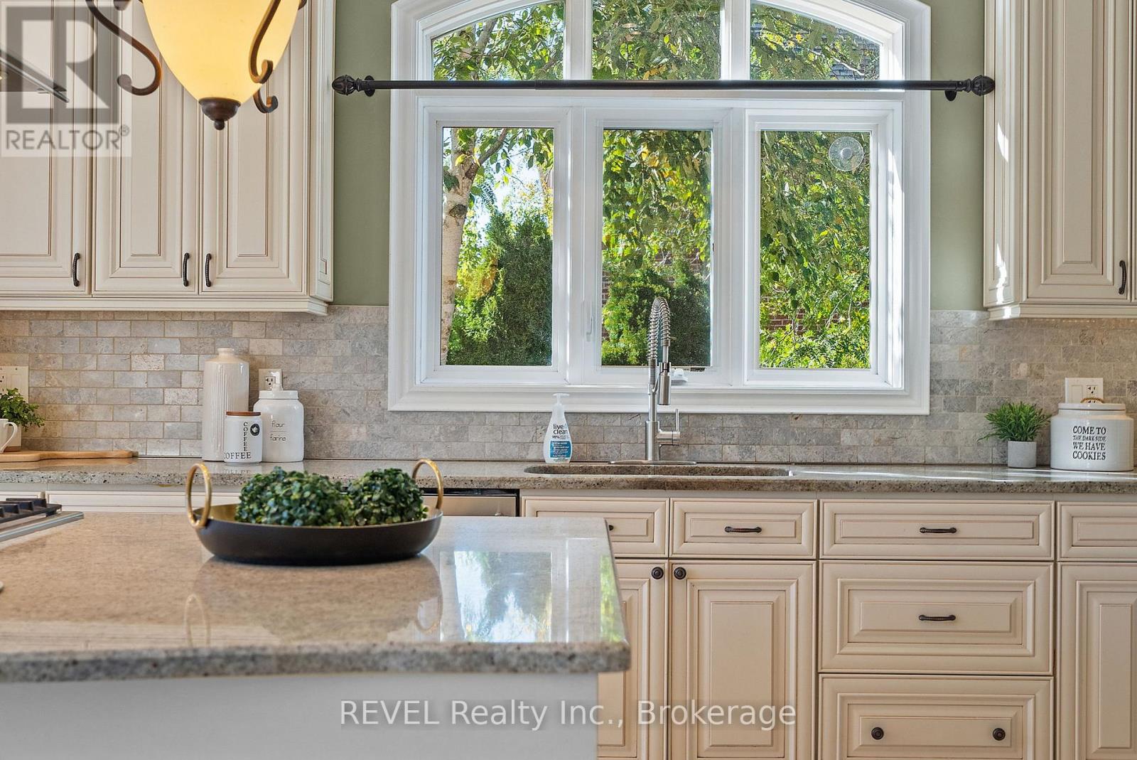 6718 Domenic Crescent, Niagara Falls, Ontario  L2J 4L5 - Photo 16 - X12947378