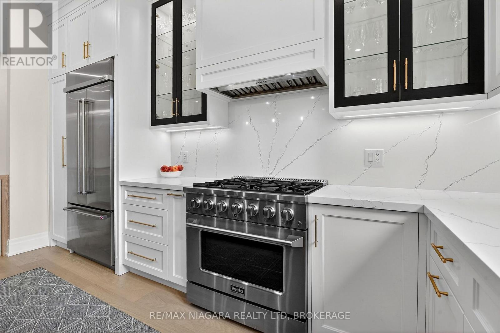 146 Hetram Court, Fort Erie, Ontario  L0S 1B0 - Photo 11 - X12947414