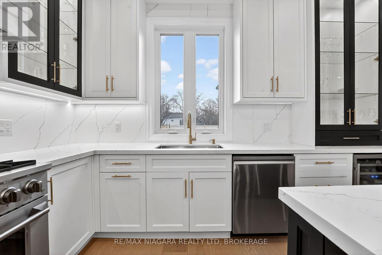 146 Hetram Court, Fort Erie, Ontario  L0S 1B0 - Photo 12 - X12947414