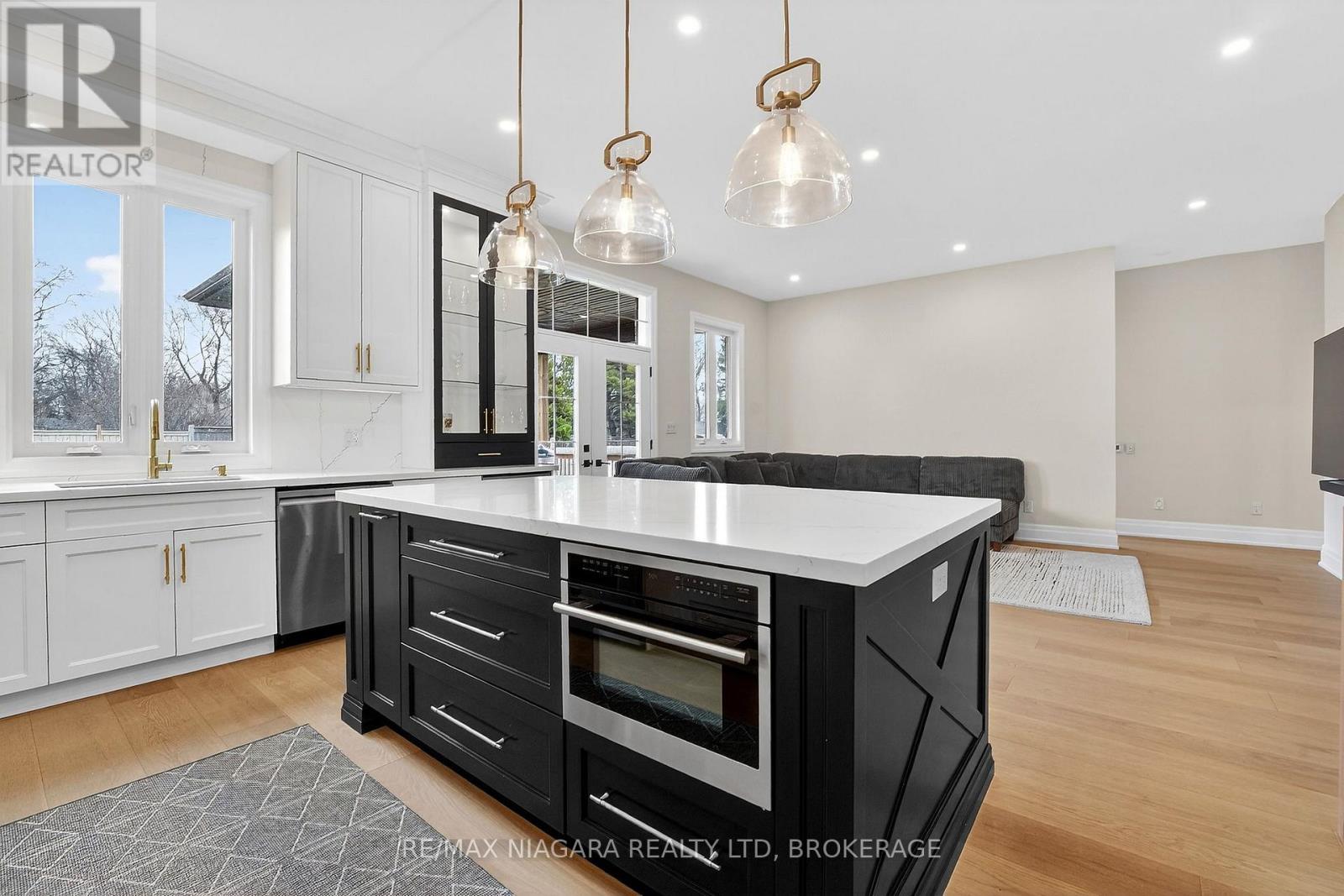 146 Hetram Court, Fort Erie, Ontario  L0S 1B0 - Photo 14 - X12947414