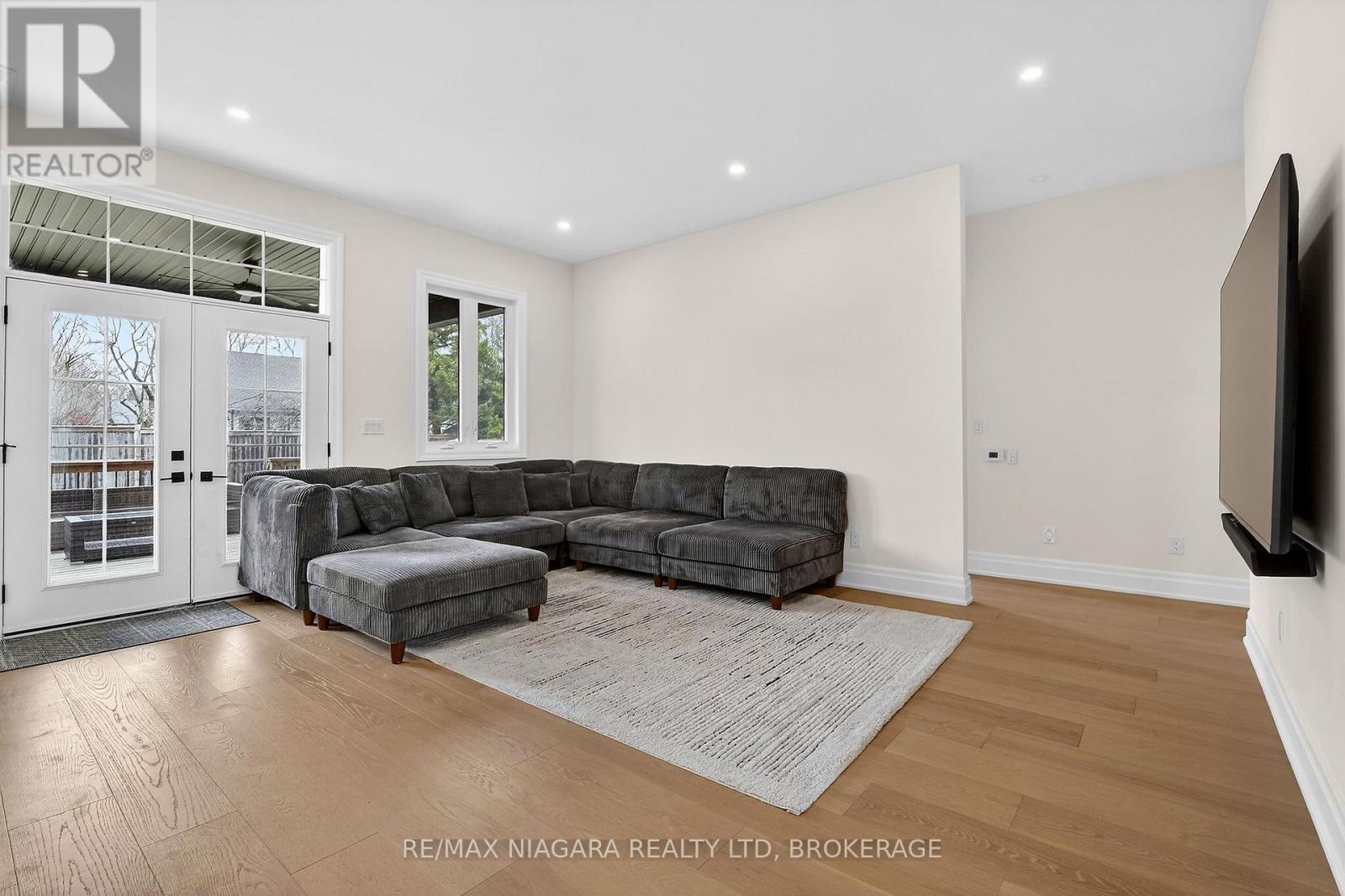 146 Hetram Court, Fort Erie, Ontario  L0S 1B0 - Photo 19 - X12947414